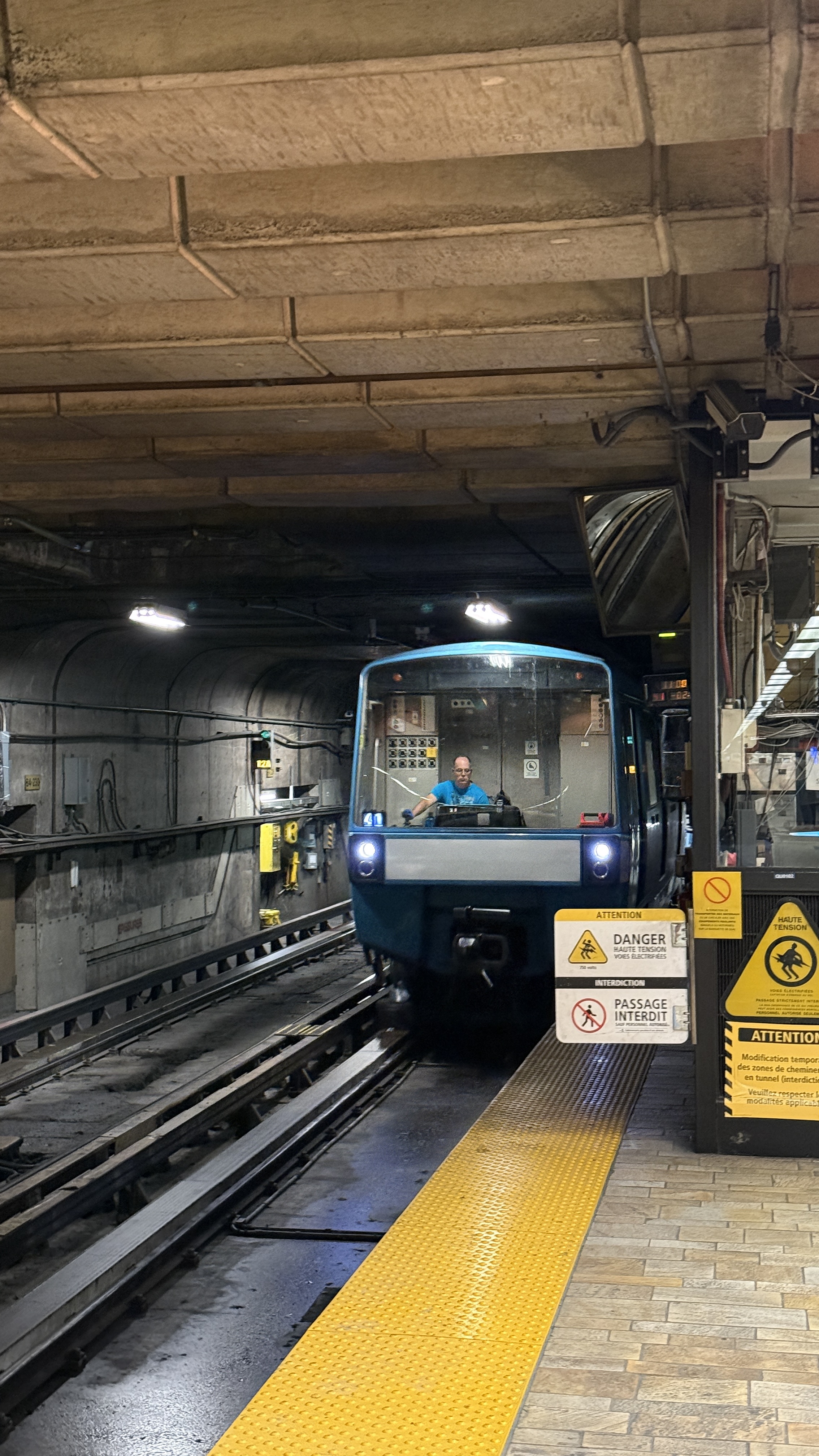 Montreal: Metro